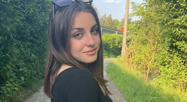 Sofia Bagattini, morta a 18 anni nell'auto sbandata per il ghiaccio: feriti 4 amici