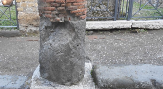Pompei, ancora un crollo nell'area degli scavi. Un mese fa la visita di Renzi