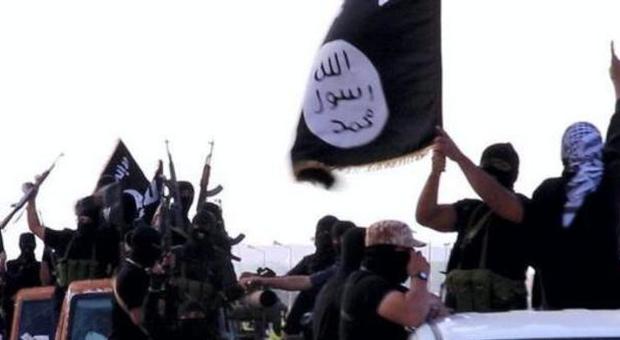 La Francia è in guerra contro l'Isis in Libia. E' una guerra