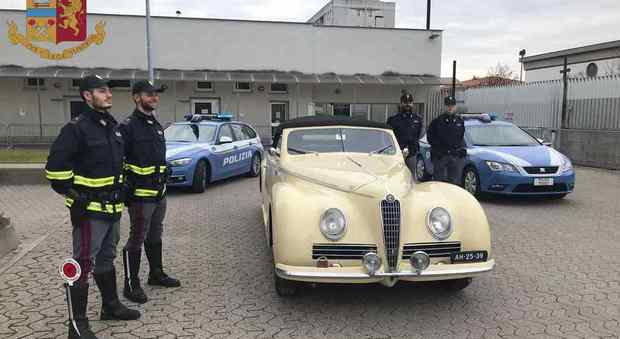 L'Alfa Romeo 2500 delle Mille Miglia rubata dai rom ritrovata in una cascina