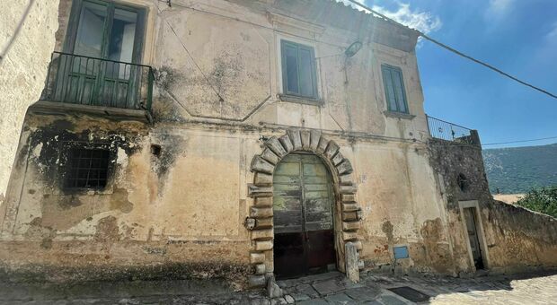 Paestum, il Comune acquista palazzo Di Masi: «Ospiterà attività sociali»