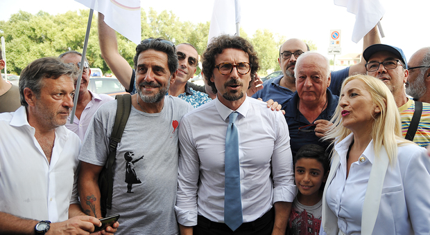 Circum, il ministro Toninelli a muso duro contro De Luca: «Non è in grado di risolvere i problemi»
