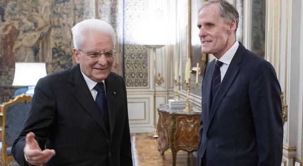 L'ambasciatore francese rientra a Roma. E Mattarella accetta l'invito di Macron