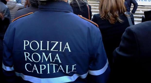 Roma, molestò una collega in ufficio: vigile urbano condannato a 2 anni