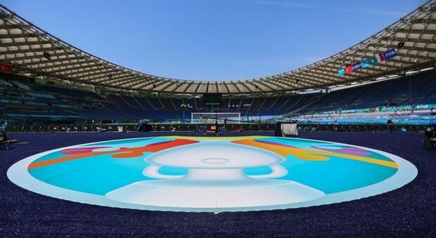 Un'immagine del logo di Euro2020 allo stadio Olimpico