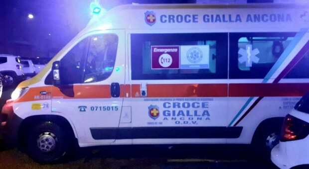 Ancona, scontro sull'Asse nord-sud: un uomo di 75 anni all'ospedale. Traffico rallentato