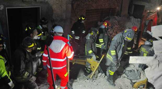 Abruzzo, operai morti nel crollo del cantiere: primi indagati, domani le autopsie