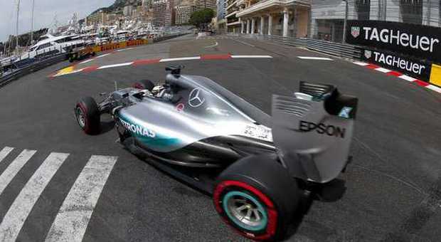 Gp di Montecarlo, Hamilton non perdona : è pole. Rosberg secondo, terza la Ferrari di Vettel