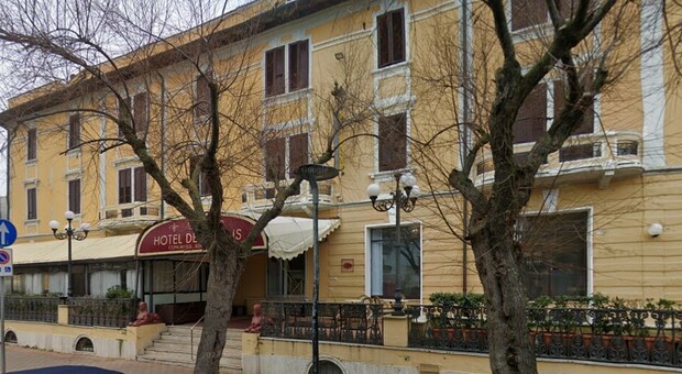 L'Hotel Des Bains di Pesaro va all'asta: si compra a metà prezzo