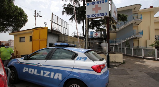 Napoli, agguato nella notte a Ponticelli: 25enne ferito a colpi di pistola