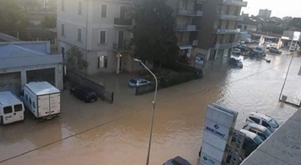 Ancona, mensa scolastica gratis e tasse stop: Giunta a sostegno degli alluvionati