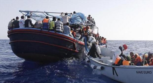 Migranti, 1.500 soccorsi: sbarchi in Calabria e a Lampedusa
