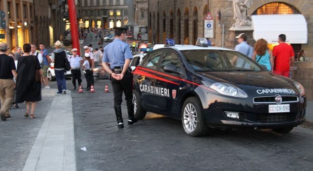 Carabinieri accusati di violenza su due studentesse a Firenze: la Procura militare chiude le indagini