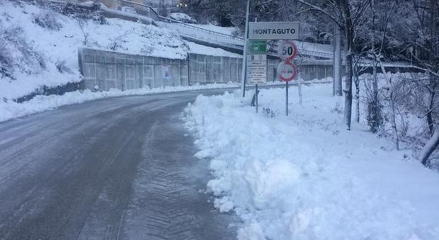 Torna la neve in Irpinia, scuole chiuse ad Ariano