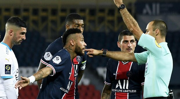 Psg, Neymar il giorno dopo la rissa: «Ho sbagliato, ma l'arbitro ha ignorato insulti razzisti di Gonzalez»