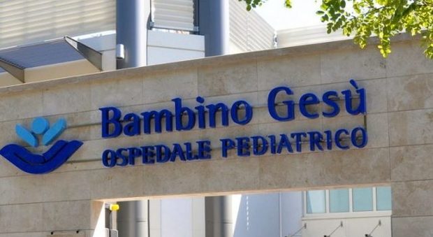 L' Ingresso dell' Ospedale Pediatrico Bambino Gesù di Roma dove è ricoverata la bambina picchiata da convivente della madre.