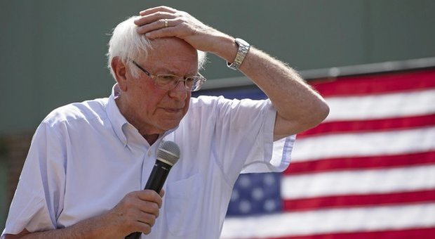 Bernie Sanders ricoverato in ospedale per forti dolori al petto: sospesa la campagna elettorale
