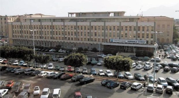 Truffa su protesi mediche e ricoveri in ospedale, arrestati primario e infermieri a Palermo