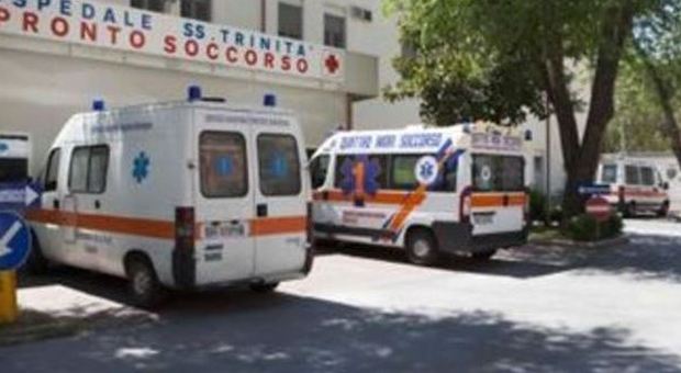Cagliari, tre papà per un neonato: insulti e minacce, sfiorata la rissa in ospedale