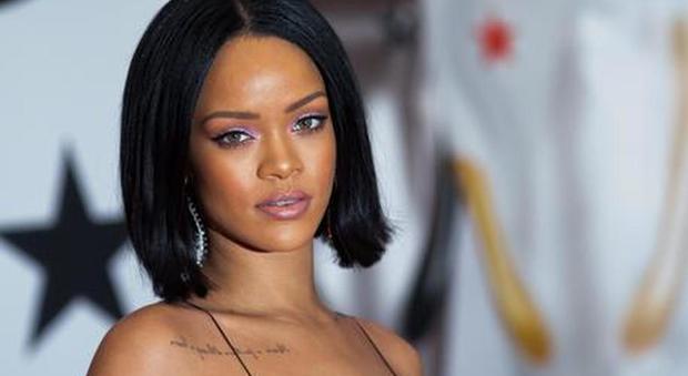 Rihanna cerca inquilini per la sua villa a Hollywood: ecco quanto costa l'affitto