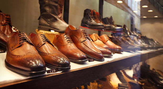 Ottaviano, ruba scarpe da un negozio: denunciato 30enne