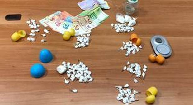 Sala giochi e spaccio di cocaina, arrestato 48enne ad Aversa