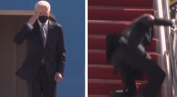 Biden scivola e cade mentre sale sull'Air Force One: paura per il presidente, poi si riprende e saluta