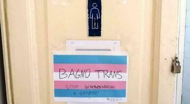 Liceo Vico, bagno negato allo studente trans: la preside «pronta ad attivare la carriera Alias»