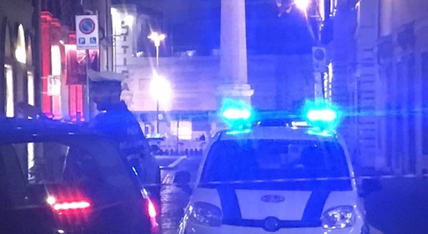 Roma, allarme bomba in piazza del Popolo per una valigia davanti alla chiesa