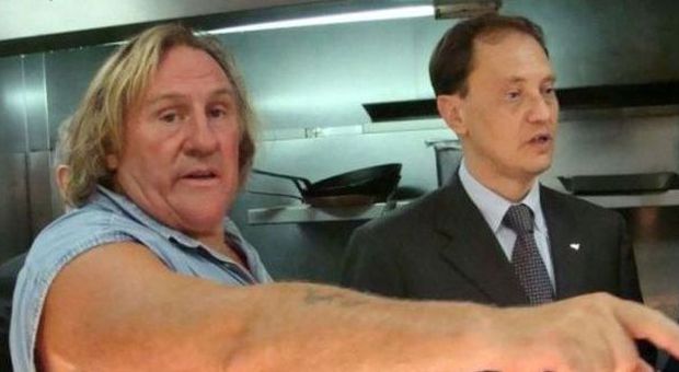 L'attore Depardieu con il vicepresidente regionale Luca Ciriani (archivio)