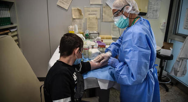 Coronavirus, dal 4 maggio i primi 150mila test sierologici: saranno forniti gratis dal colosso Usa Abbott