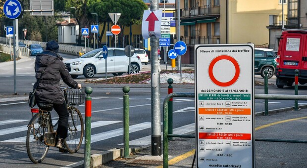 Inquinamento, scatta lo stop alle auto in centro a Mestre