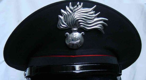 Per fare una rapina nel Napoletano si traveste da carabiniere: preso