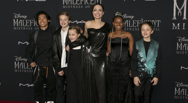 Angelina Jolie insieme ai suoi figli per la premiere di Maleficent: Mistress of Evi