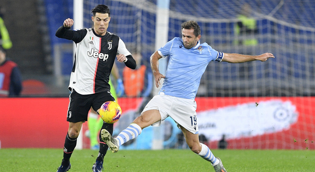 Lazio, la speranza di Lulic: «Potrei rientrare per il finale di stagione»