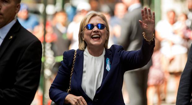 Hillary Clinton: “Ora sto molto meglio, ho sottovalutato il problema della polmonite”