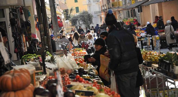 Inflazione, allerta della Uil Lazio: «A Roma aumentano i prezzi in tutti i settori»