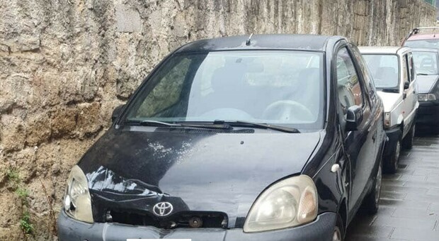 Caivano, tampona un’auto e fugge senza prestare soccorso: preso. Feriti due coniugi