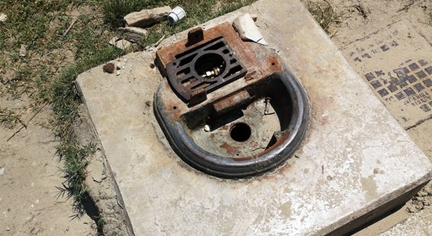 San Benedetto, fontana rubata: il ladro sigilla i tubi per non far uscire l'acqua