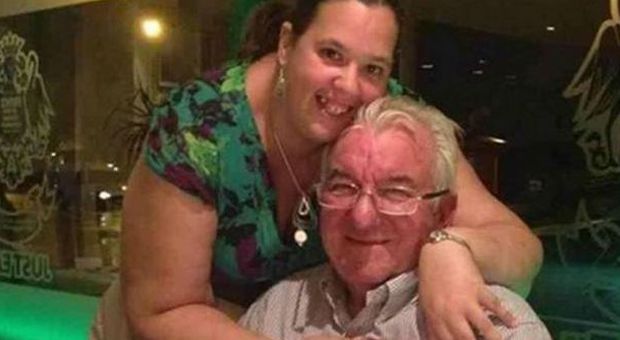 John Harwood, 74 anni, sposa l'ex moglie del figlio (Facebook)