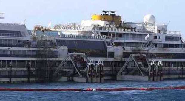Concordia, quattro persone scoperte a bordo del relitto: denunciate