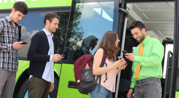 Rivoluzione in officina: orari e biglietti del bus col “touch” del cellulare