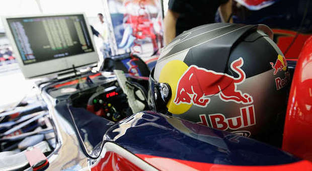 Massa il più veloce nei test di Sakhir Disastro Red Bull, Vettel resta a piedi
