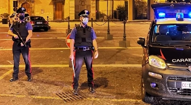 Napoli, controlli dei carabinieri: un arresto e tre denunce a Barra