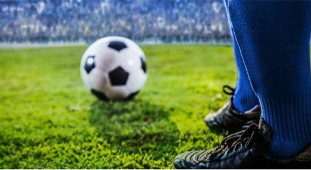 Calcio violento, pugno duro: puniti con il Daspo 32 tifosi