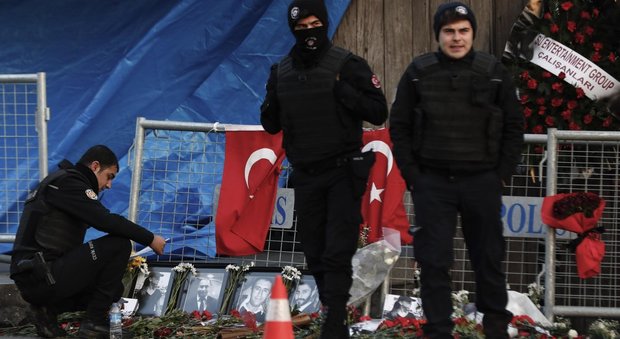 Strage di Istanbul, italiani salvi stanno bene e aspettano rientro