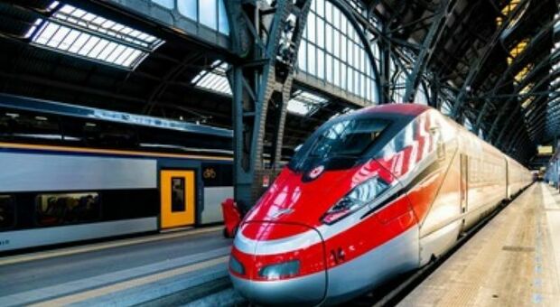 Natale 2023, oltre 18 milioni di persone viaggiano in treno per le festività: traina il Sud Italia