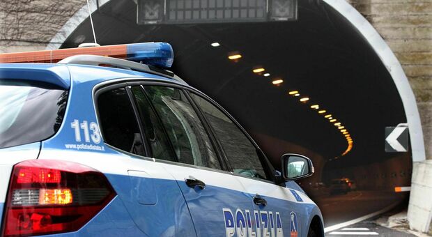 Fermato sull'A1, nel furgone nascondeva 125 kg di droga: arrestato 58enne di Latina