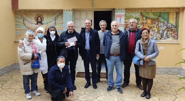 I commercialisti di Salerno donano contributi alle mense dei bisognosi e alla Lilt