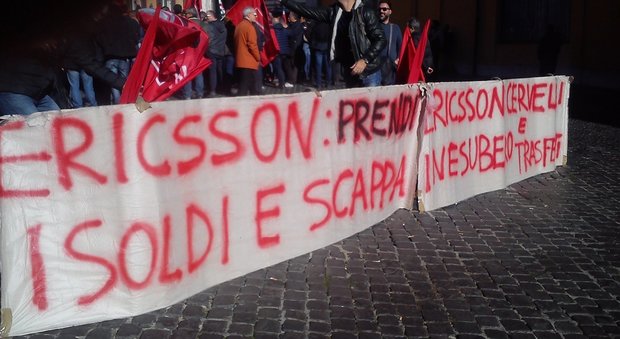 Ericsson, a Montecitorio la protesta dei lavoratori campani contro i licenziamenti